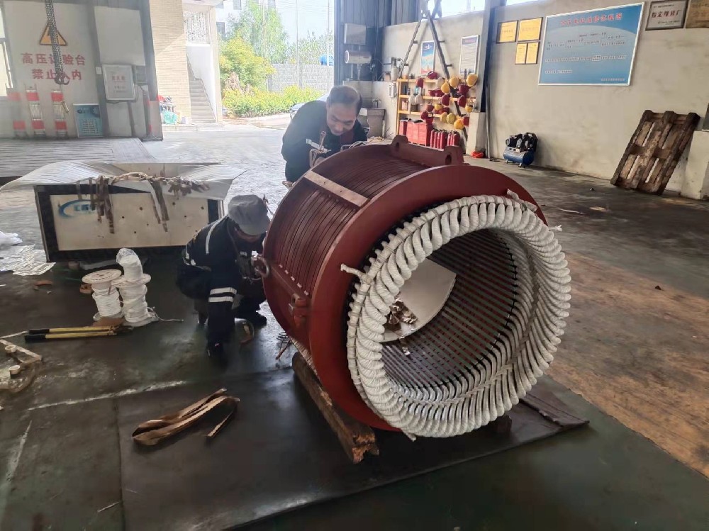 高壓電機維修現場